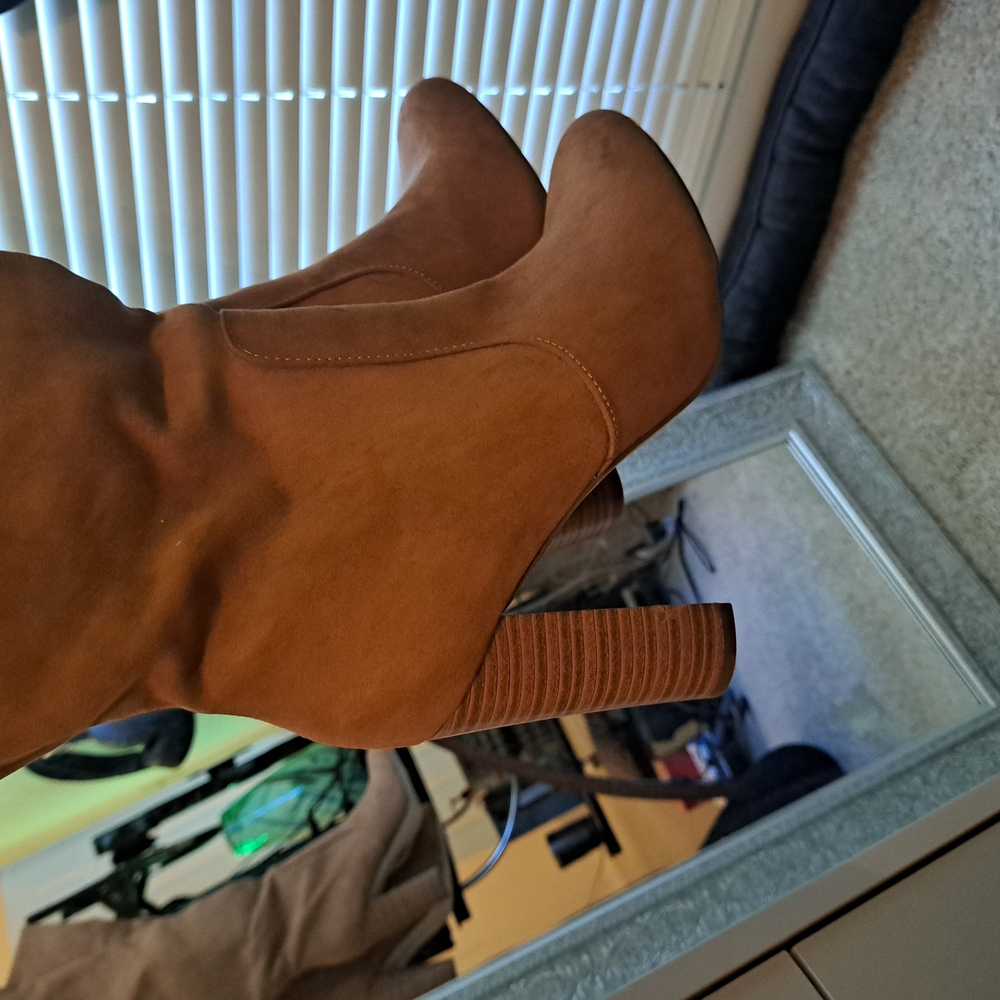 Women's Tan Boots